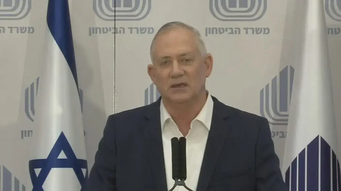 שר הביטחון, בני גנץ במהלך הצהרה לתקשורת 27 בינואר 2021 שר הביטחון, בני גנץ במהלך הצהרה לתקשורת 27 בינואר 2021