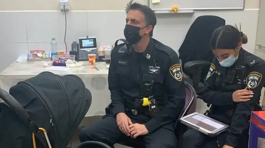 תינוקת בת 8 חודשים לאחר שנמצאה באוטובוס ברמת גן  2 פברואר 2021 