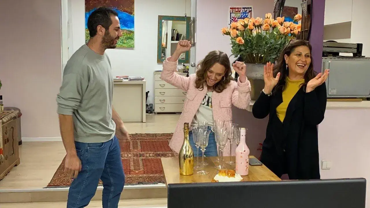 שירה האס מתבשרת על המועמדות שלה לפרס גלובוס הזהב על המיני-סדרה "המורדת" שירה האס מתבשרת על המועמדות שלה לפרס גלובוס הזהב על המיני-סדרה "המורדת"