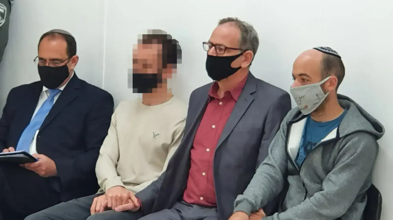 בנימין הורגן ובניו עקיבא ובצלאל בבית המשפט הצבאי בסאלם, הגשת כתב אישום | רוצח אסתר הורגן, מחמד מרוח כבהא. בית המשפט הצבאי, סאלם בנימין הורגן ובניו עקיבא ובצלאל בבית המשפט הצבאי בסאלם, הגשת כתב אישום | רוצח אסתר הורגן, מחמד מרוח כבהא. בית המשפט הצבאי, סאלם