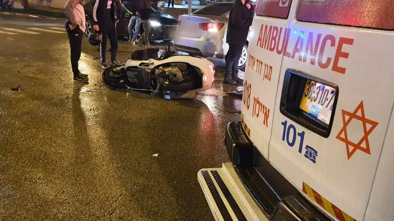 תאונת דרכים בין רוכב אופנוע לכלי רכב בתל אביב תאונת דרכים בין רוכב אופנוע לכלי רכב בתל אביב