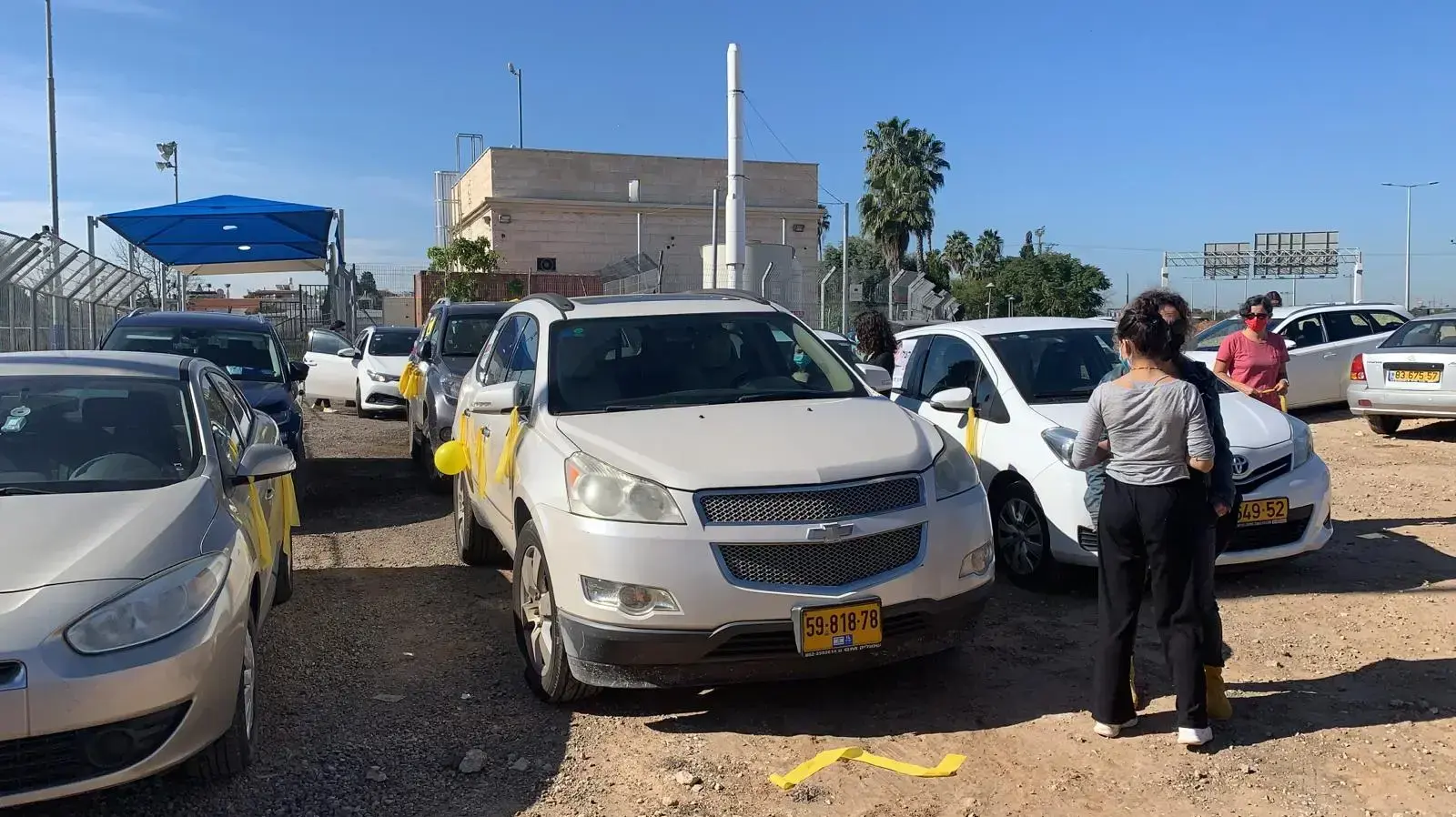 שיירת הורים בהובלת הנהגת ההורים הארצית, יוצאים לכנסת בקריאה לפתוח את מוסדות החינוך, מחלף שפירים, 9 בפברואר 2021 שיירת הורים בהובלת הנהגת ההורים הארצית, יוצאים לכנסת בקריאה לפתוח את מוסדות החינוך, מחלף שפירים, 9 בפברואר 2021
