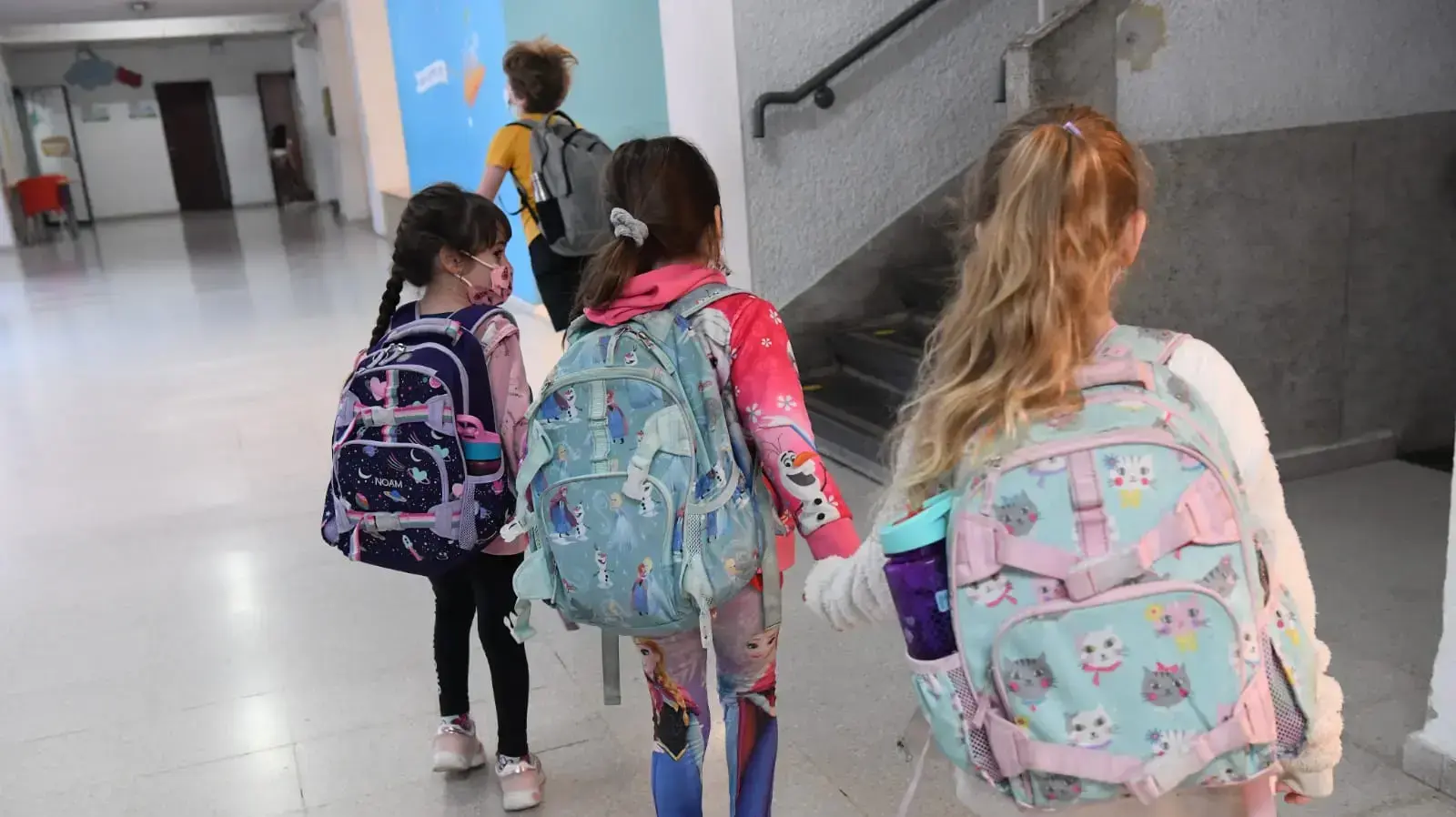 חזרה ללימודים לאחר הסגר השלישי, בי"ס "היובל" בתל אביב, 11 בפברואר 2021 חזרה ללימודים לאחר הסגר השלישי, בי"ס "היובל" בתל אביב, 11 בפברואר 2021