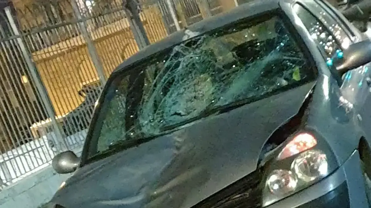 הרכב הפוגע בתאונה ברחוב אבן גבירול בחיפה, 15.2.2021 הרכב הפוגע בתאונה ברחוב אבן גבירול בחיפה, 15.2.2021