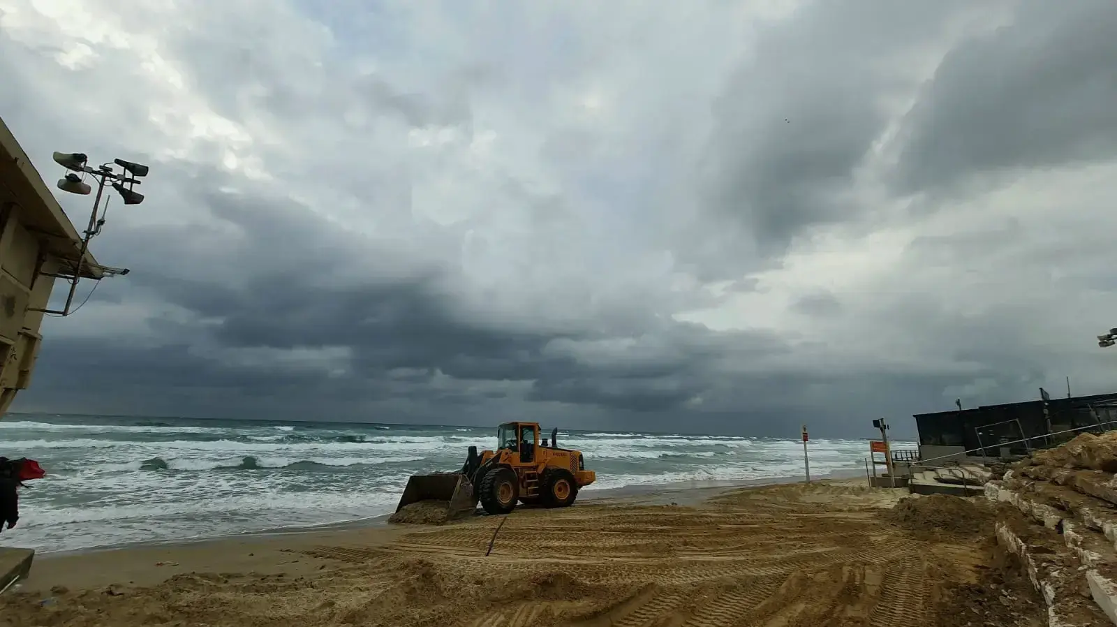 חוף הצוק לפני הסערה, 16 בפברואר 2021 חוף הצוק לפני הסערה, 16 בפברואר 2021