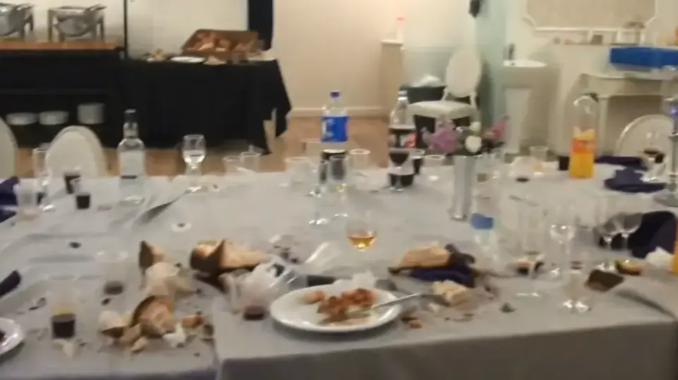 פיזור סעודת פורים במהלך העוצר הלילי בירושלים, 25 בפברואר 2021 פיזור סעודת פורים במהלך העוצר הלילי בירושלים, 25 בפברואר 2021