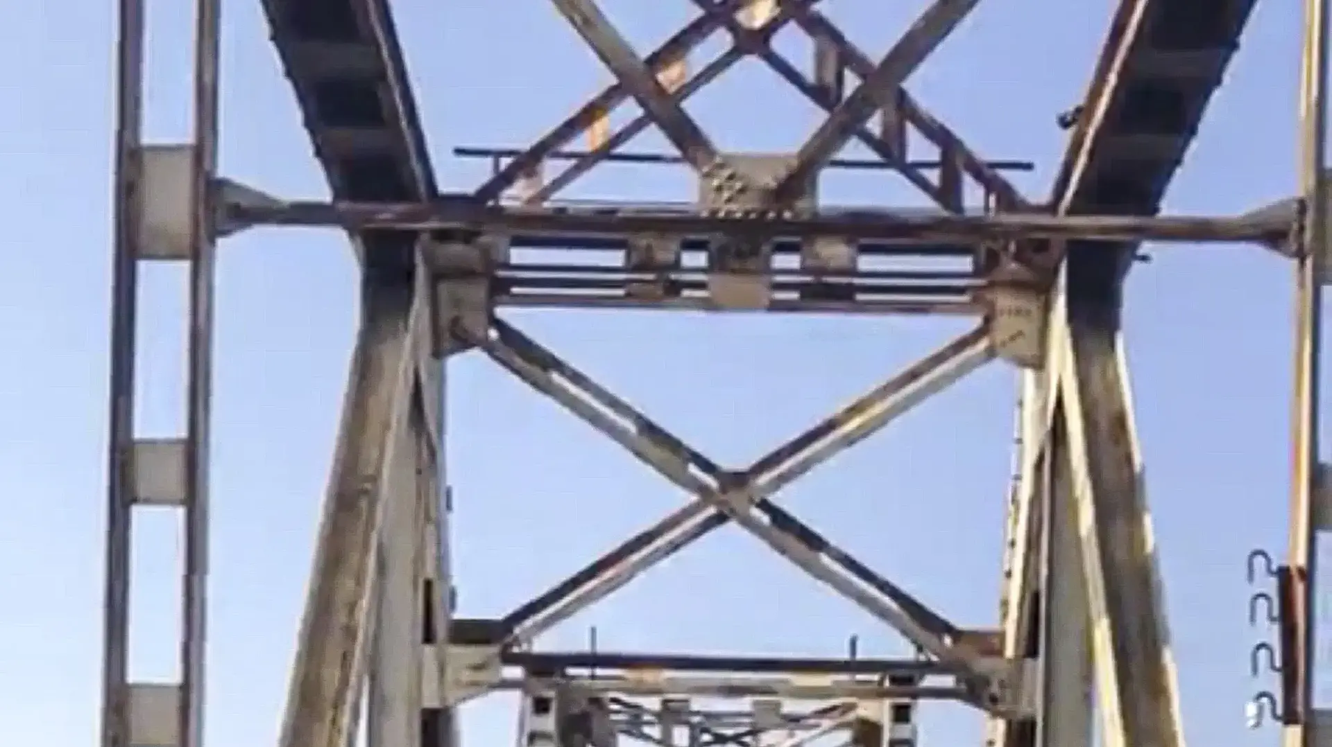 דיפלומטים בקרון רכבת מקוריאה הצפונית לרוסיה, 26 בפברואר 2021 דיפלומטים בקרון רכבת מקוריאה הצפונית לרוסיה, 26 בפברואר 2021