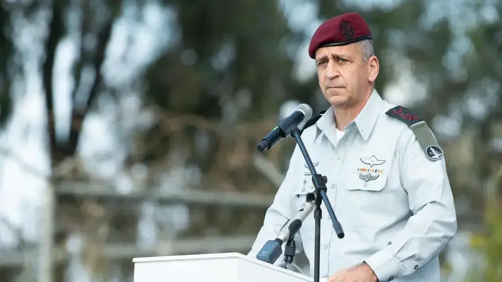 תת-אלוף י׳ נכנס לתפקידו כמפקד יחידה 8200 באגף המודיעין במקומו של תת-אלוף א׳ , הרמטכ"ל כוכבי העניק ליחידה אות הערכה תת-אלוף י׳ נכנס לתפקידו כמפקד יחידה 8200 באגף המודיעין במקומו של תת-אלוף א׳ , הרמטכ"ל כוכבי העניק ליחידה אות הערכה