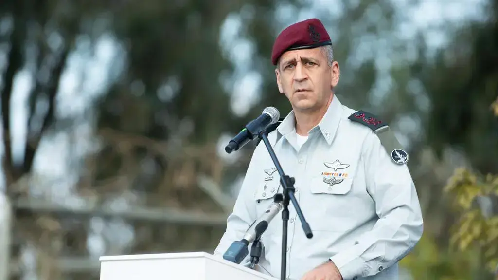 תת-אלוף י׳ נכנס לתפקידו כמפקד יחידה 8200 באגף המודיעין במקומו של תת-אלוף א׳ , הרמטכ"ל כוכבי העניק ליחידה אות הערכה תת-אלוף י׳ נכנס לתפקידו כמפקד יחידה 8200 באגף המודיעין במקומו של תת-אלוף א׳ , הרמטכ"ל כוכבי העניק ליחידה אות הערכה