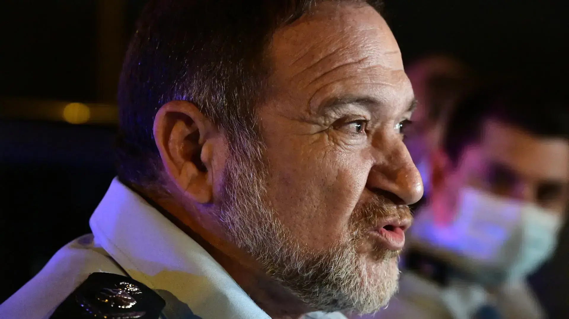 מפכ"ל המשטרה, קובי שבתאי בכביש 5
ברקע כניסתו של העוצר הלילי מפכ"ל המשטרה, קובי שבתאי בכביש 5
ברקע כניסתו של העוצר הלילי
