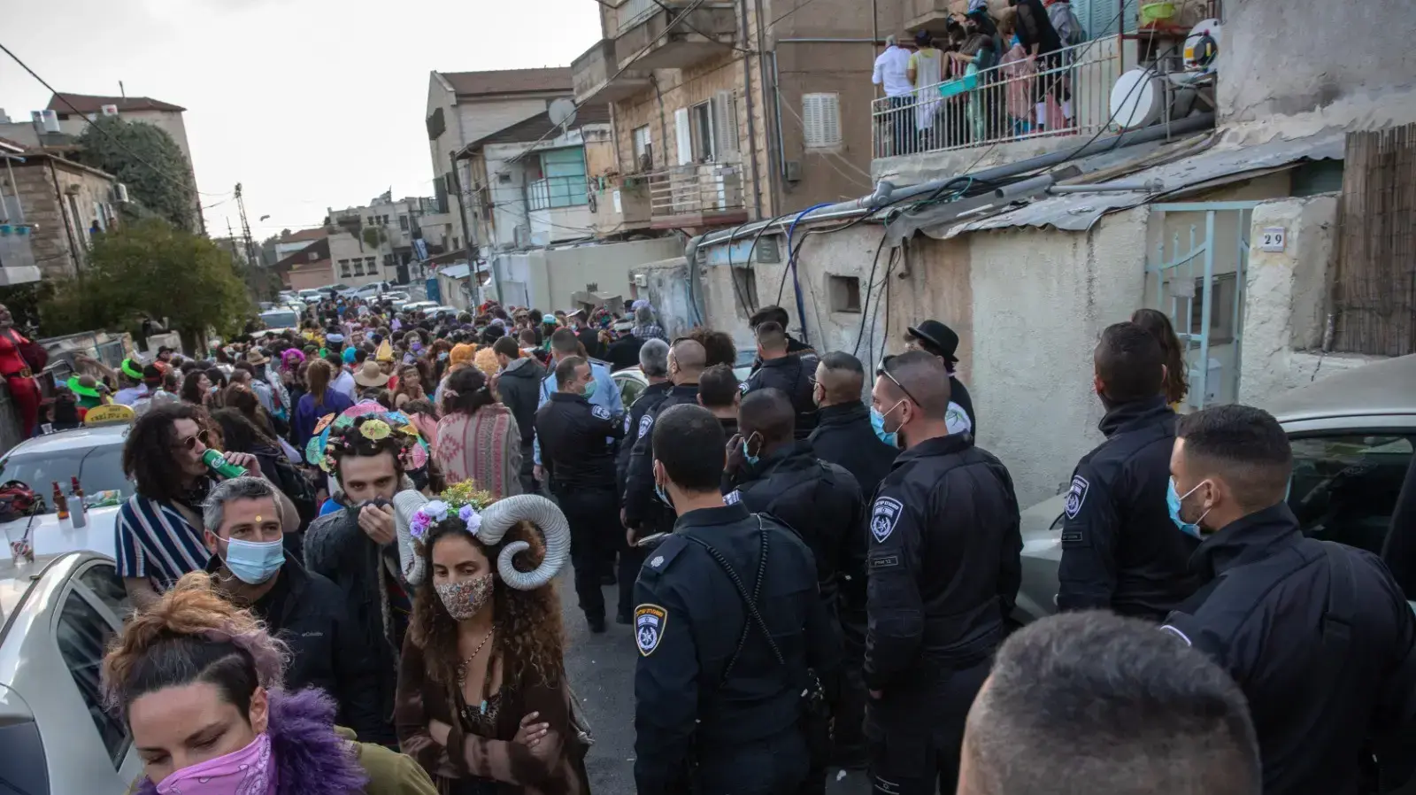 בניגוד להנחיות, מסיבת פורים בשכונת נחלאות בירושלים 28 בפברואר 2021 בניגוד להנחיות, מסיבת פורים בשכונת נחלאות בירושלים 28 בפברואר 2021