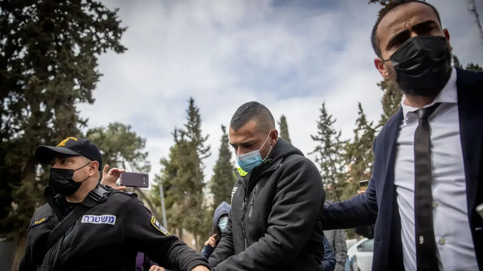 הארכת מעצר | נהג רכב ההסעות שדרס למוות גבר ברחוב החומה השלישית בירושלים. שלום ירושלים 1 במרץ 2021 הארכת מעצר | נהג רכב ההסעות שדרס למוות גבר ברחוב החומה השלישית בירושלים. שלום ירושלים 1 במרץ 2021