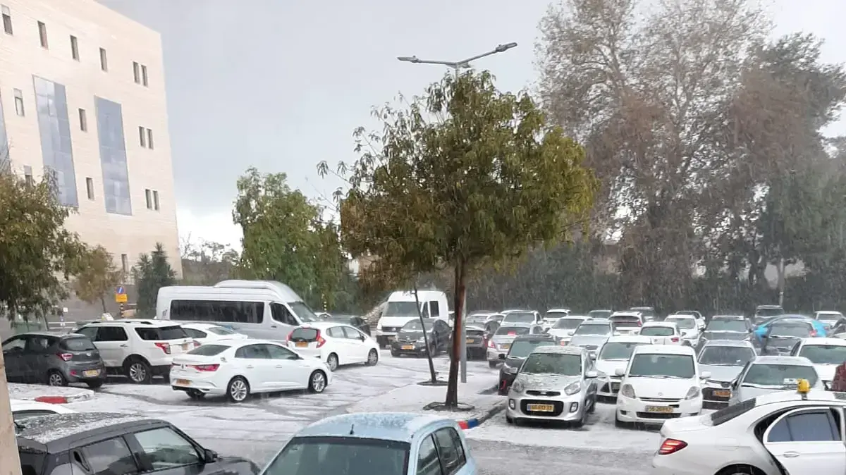ברד כבד באשקלון. 4 במרץ 2021 ברד כבד באשקלון. 4 במרץ 2021