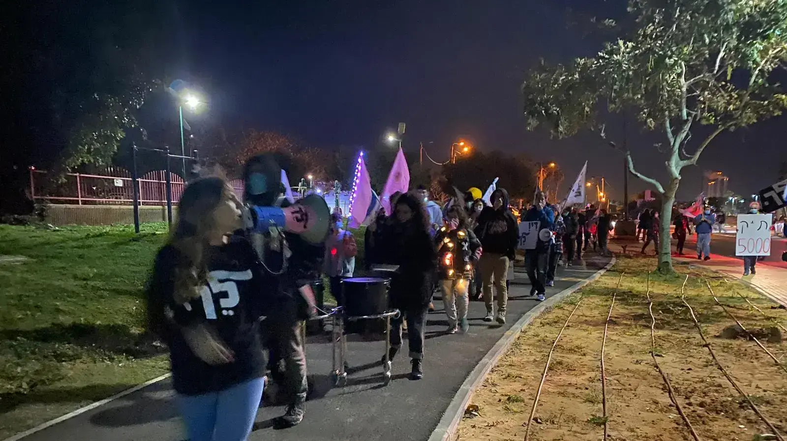 הפגנת הדגלים השחורים. מול מעון רה"מ, קיסריה 6 במרץ 2021 הפגנת הדגלים השחורים. מול מעון רה"מ, קיסריה 6 במרץ 2021