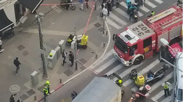 זירת מותה של רוכבת קורקינט חשמלי בת 30 בתל אביב 7 במרץ 2021 זירת מותה של רוכבת קורקינט חשמלי בת 30 בתל אביב 7 במרץ 2021
