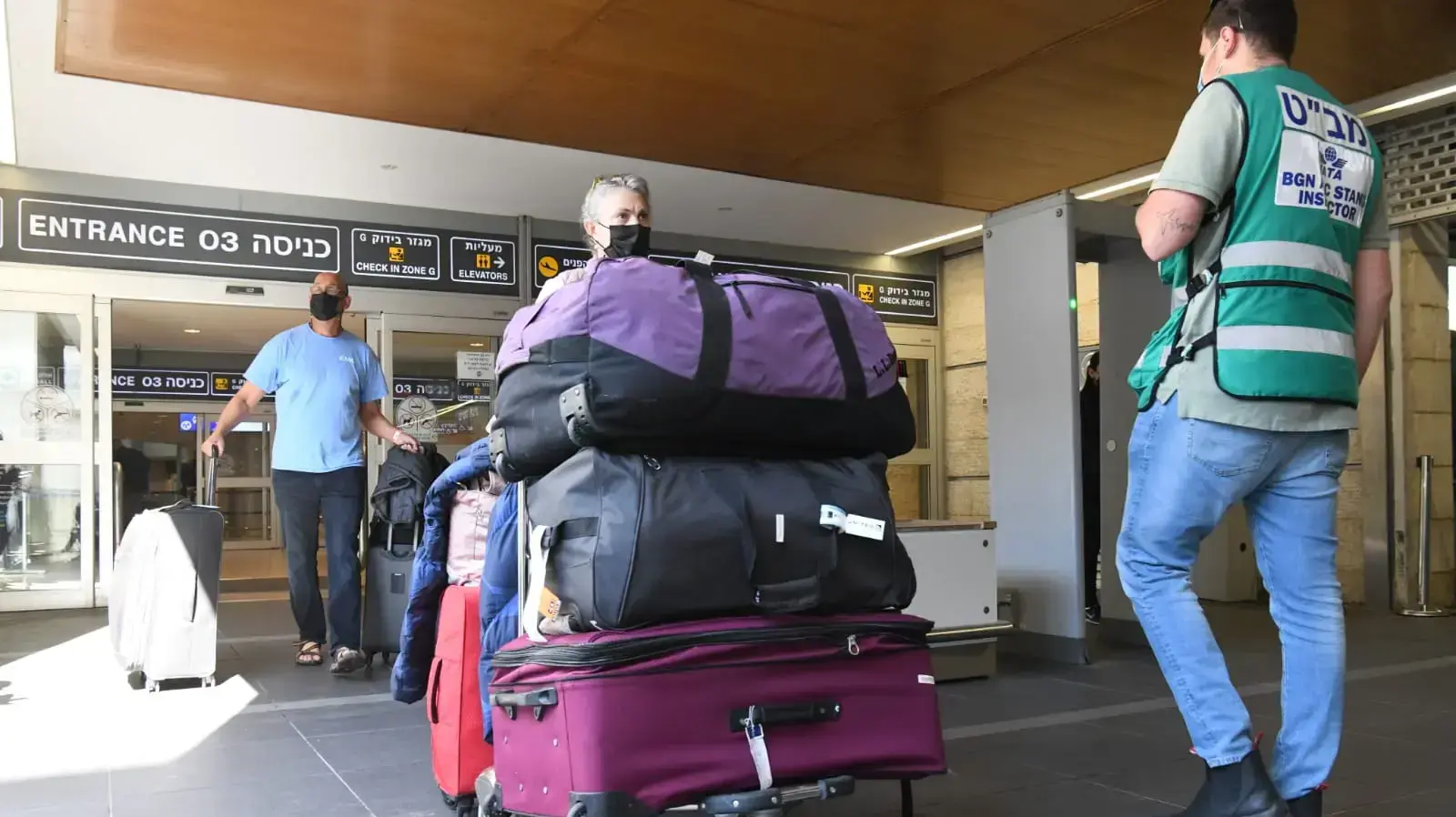 נחיתת טיסת ישראלים בנתב"ג 7 במרץ 2021 נחיתת טיסת ישראלים בנתב"ג 7 במרץ 2021