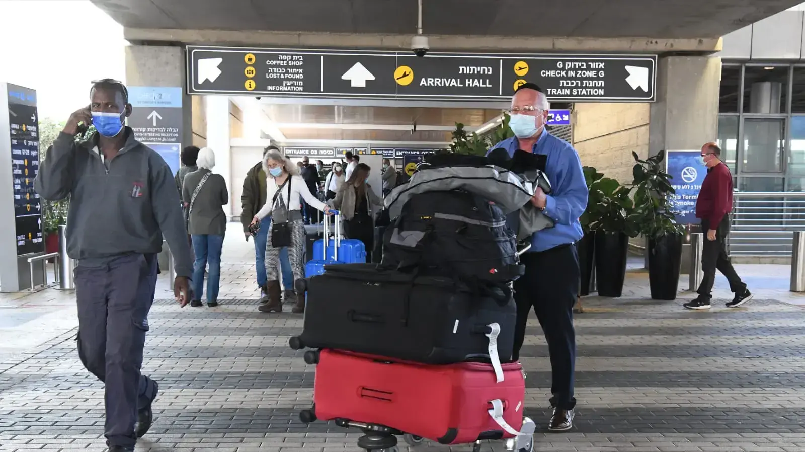 נחיתת טיסת ישראלים בנתב"ג 7 במרץ 2021 נחיתת טיסת ישראלים בנתב"ג 7 במרץ 2021