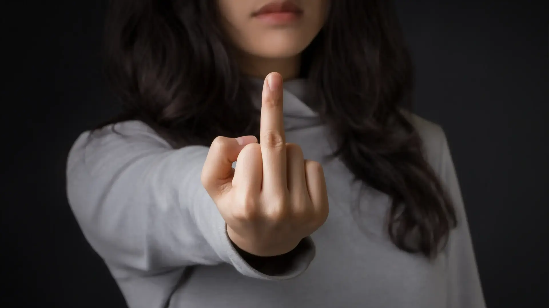 אישה עושה ז' אישה עושה ז'
