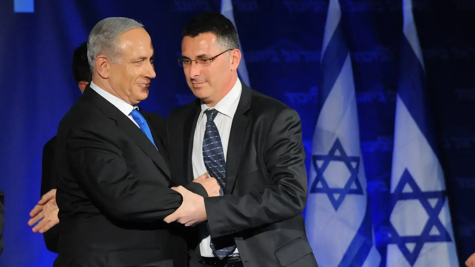 מפלגת הליכוד לאחר פרסום תוצאות המדגם, 22 בינואר 2013
בנימין נתניהו גדעון סער מפלגת הליכוד לאחר פרסום תוצאות המדגם, 22 בינואר 2013
בנימין נתניהו גדעון סער