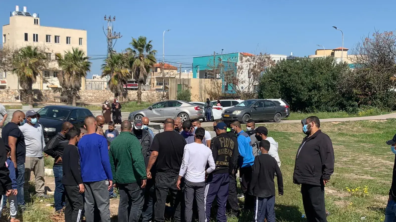 אביה של שורוק ג'ורבאן, יולדת שמתה מקורונה, התמוטט במהלך הלוויתה, ג'סר א-זרקא, 16 במרץ 2021 אביה של שורוק ג'ורבאן, יולדת שמתה מקורונה, התמוטט במהלך הלוויתה, ג'סר א-זרקא, 16 במרץ 2021