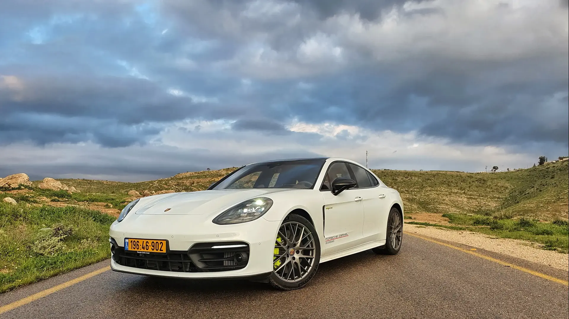 מבחן דרך: פורשה פאנמרה 4S E-Hybrid