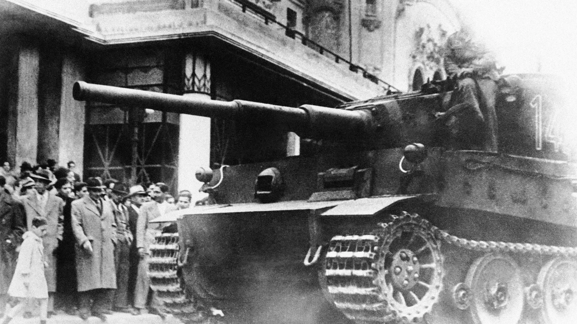 טנק ברחובות תוניס, כיבוש נאצי בתוניס, 1943 טנק ברחובות תוניס, כיבוש נאצי בתוניס, 1943
