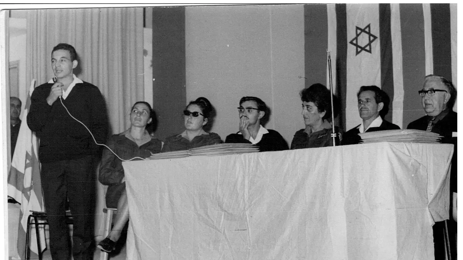 אלברט בן זקן נואם ב- 1969 אלברט בן זקן נואם ב- 1969