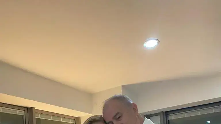 מוניקה ואריה אלמן מתל אביב חוגגים את פסח. 27 במרץ 2021 מוניקה ואריה אלמן מתל אביב חוגגים את פסח. 27 במרץ 2021