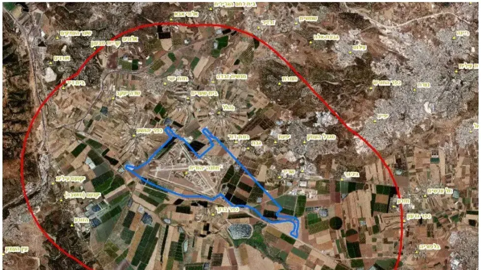שטח שדה התעופה המתוכנן ברמת דוד (בכחול) וטווח המגבלות המשוער שטח שדה התעופה המתוכנן ברמת דוד (בכחול) וטווח המגבלות המשוער
