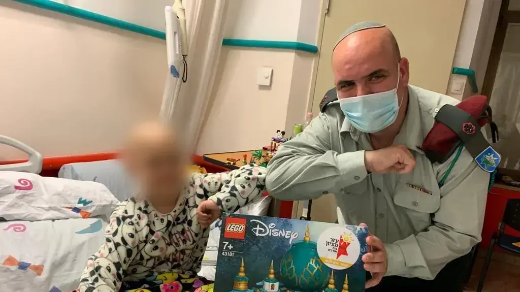 רס"ן מאיר כהן "איש הלגו", שנבחר להשיא את משואת צה"ל בטקס יום העצמאות רס"ן מאיר כהן "איש הלגו", שנבחר להשיא את משואת צה"ל בטקס יום העצמאות