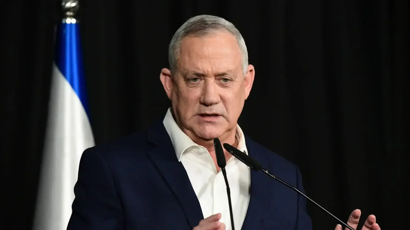יו"ר כחול לבן, במהלך הצהרה לתקשורת בכפר המכבייה, ר"ג 31 במרץ 2021 יו"ר כחול לבן, במהלך הצהרה לתקשורת בכפר המכבייה, ר"ג 31 במרץ 2021