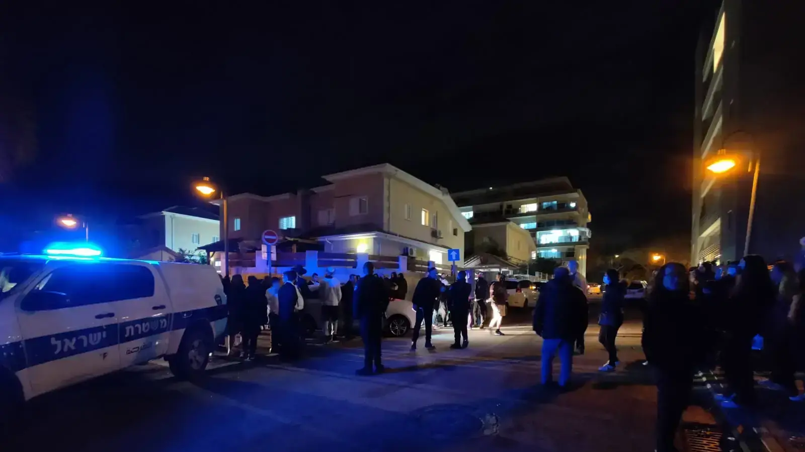 עימותים בין תושבי זכרון יעקב לחסידי הרב ברלנד עימותים בין תושבי זכרון יעקב לחסידי הרב ברלנד