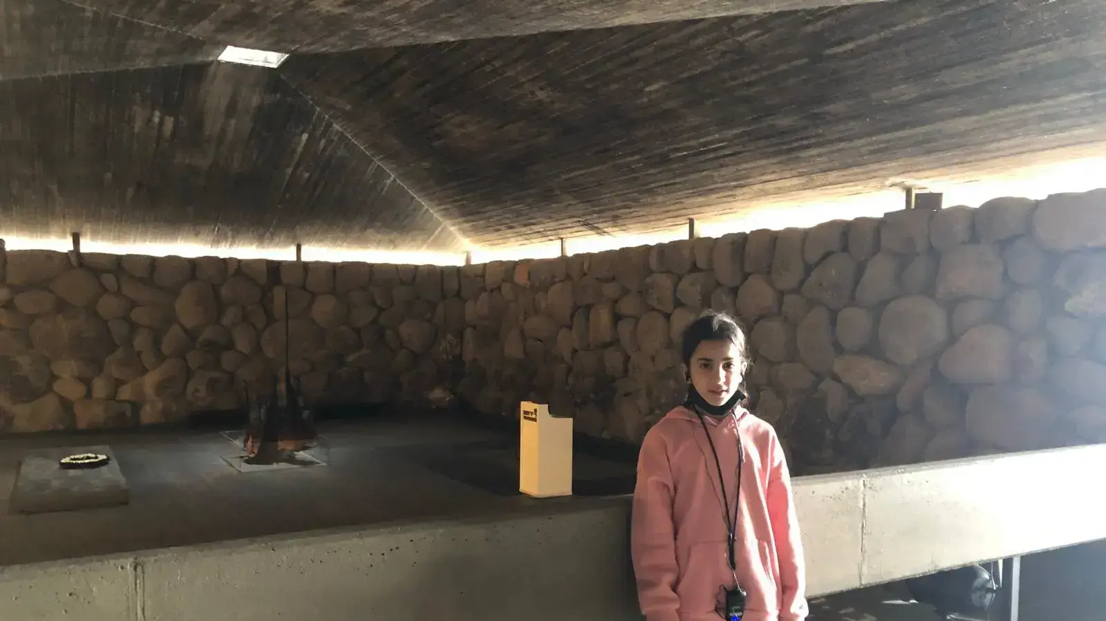 הדר יונה בסיור ביד ושם הדר יונה בסיור ביד ושם
