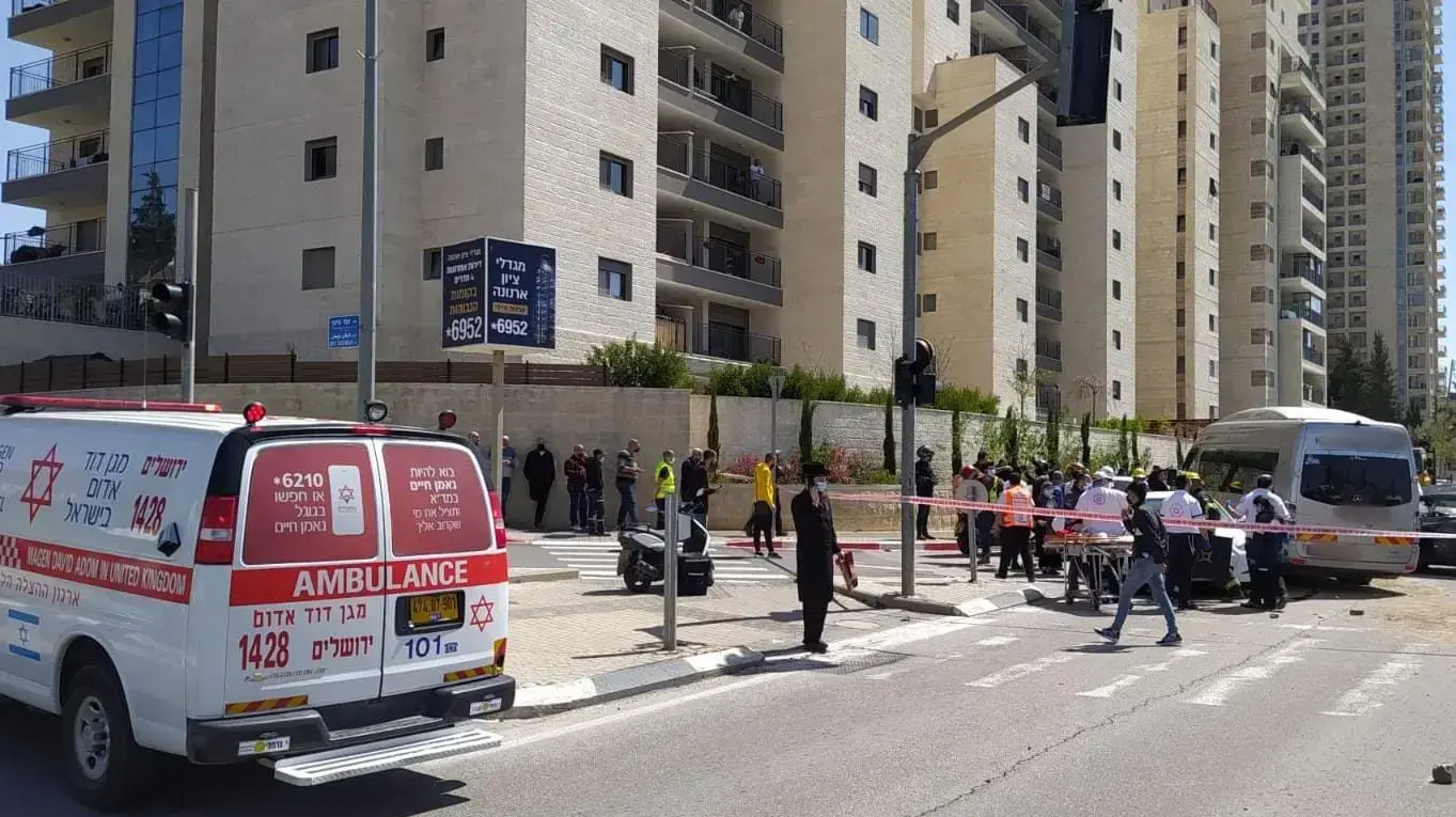 זירת תאונת הדרכים בירושלים 4 במרץ 2021 זירת תאונת הדרכים בירושלים 4 במרץ 2021