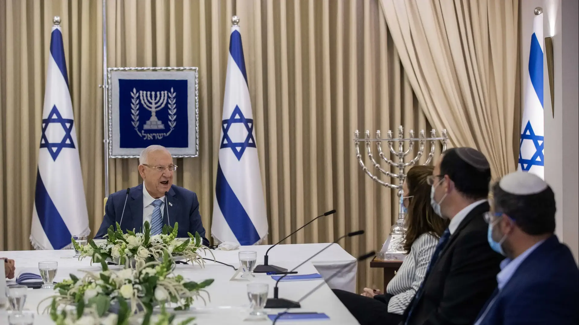 איתמר בן גביר, שמחה רוטמן ומיכל וולדיגר מהציונות הדתית מגישים המלצותיהם לנשיא ריבלין, 5 באפריל 2021 איתמר בן גביר, שמחה רוטמן ומיכל וולדיגר מהציונות הדתית מגישים המלצותיהם לנשיא ריבלין, 5 באפריל 2021