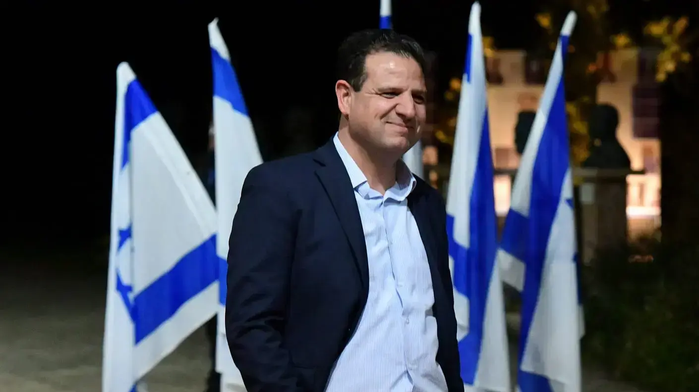 איימן עודה בהגשת המלצות הרשימה המשותפת לנשיא ריבלין איימן עודה בהגשת המלצות הרשימה המשותפת לנשיא ריבלין