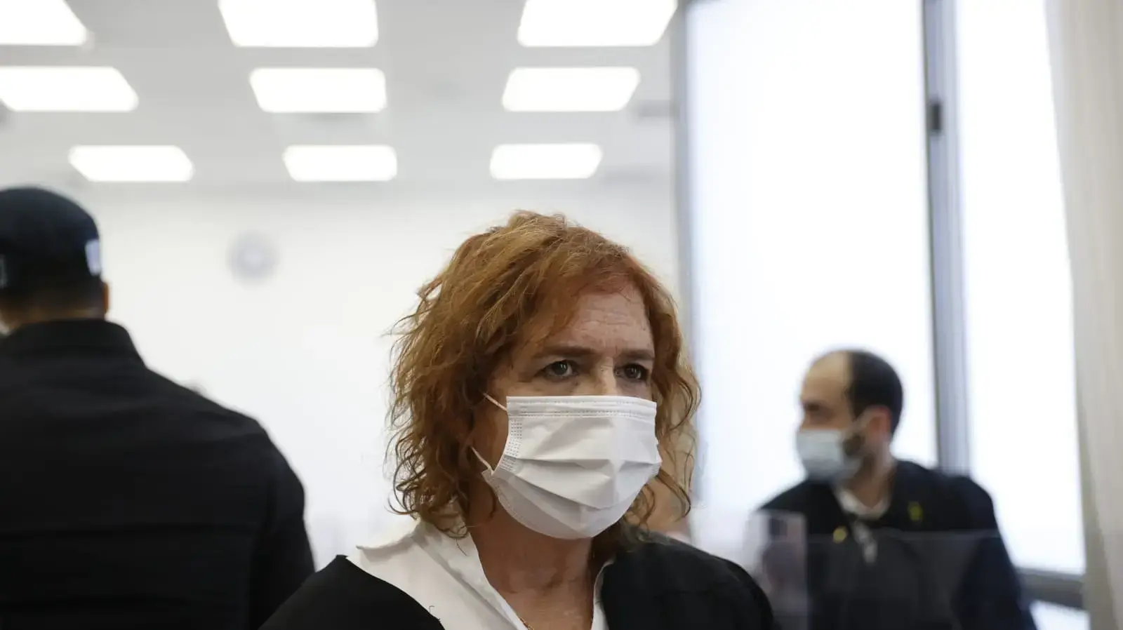 התובעת ליאת בן ארי, הוכחות שאול אלוביץ', איריס אלוביץ', נאשמים בתיקי האלפים, ביהמ"ש המחוזי ירושלים, 6 באפריל 2021 התובעת ליאת בן ארי, הוכחות שאול אלוביץ', איריס אלוביץ', נאשמים בתיקי האלפים, ביהמ"ש המחוזי ירושלים, 6 באפריל 2021