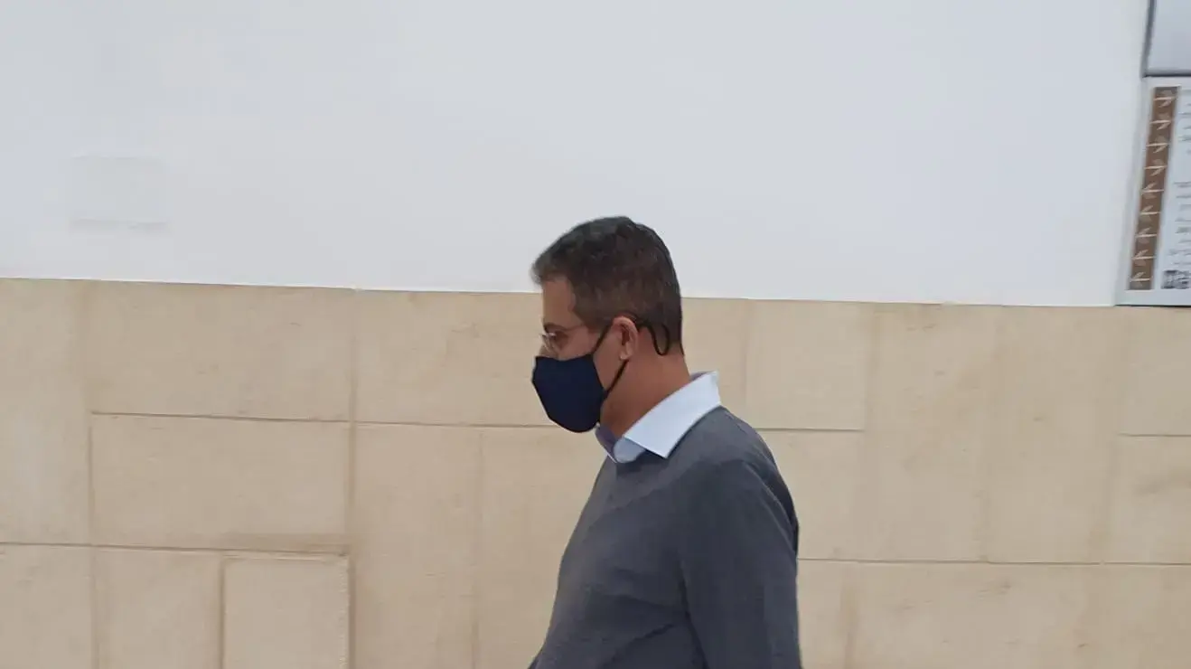 אילן ישועה מגיעה לדיון ההוכחות בתיקי האלפים, מחוזי ירושלים, 6 באפריל 2021 אילן ישועה מגיעה לדיון ההוכחות בתיקי האלפים, מחוזי ירושלים, 6 באפריל 2021