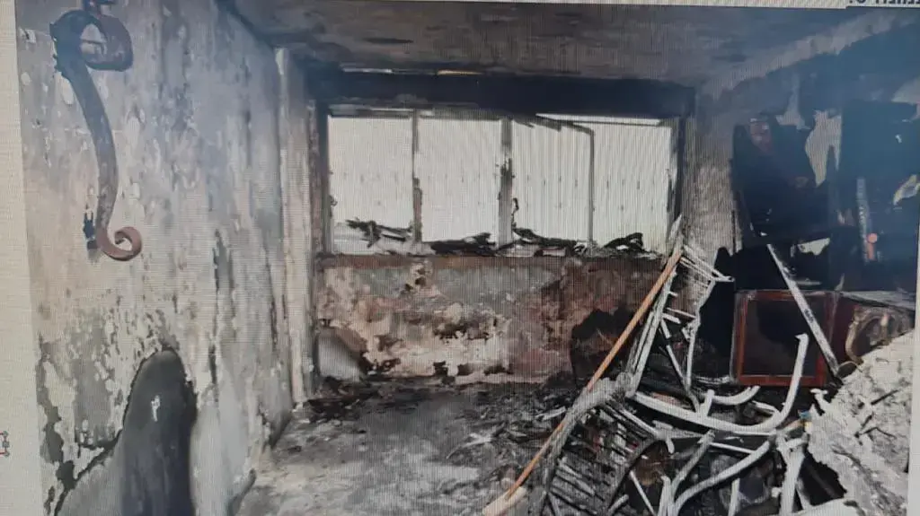 דירה שהוצתה בדרך יד לבנים בחיפה, יולי 2019 דירה שהוצתה בדרך יד לבנים בחיפה, יולי 2019