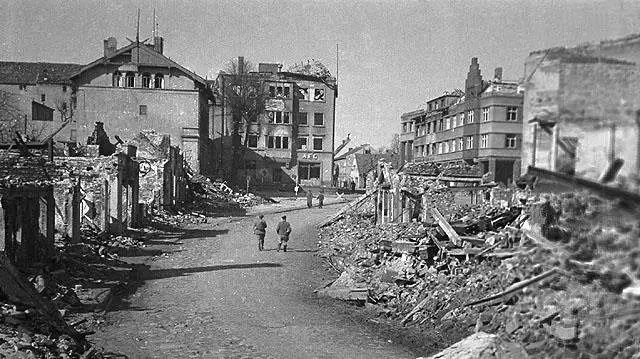 חורבן והרס בגטו קובנה בתום המלחמה, ליטא, 1945 חורבן והרס בגטו קובנה בתום המלחמה, ליטא, 1945