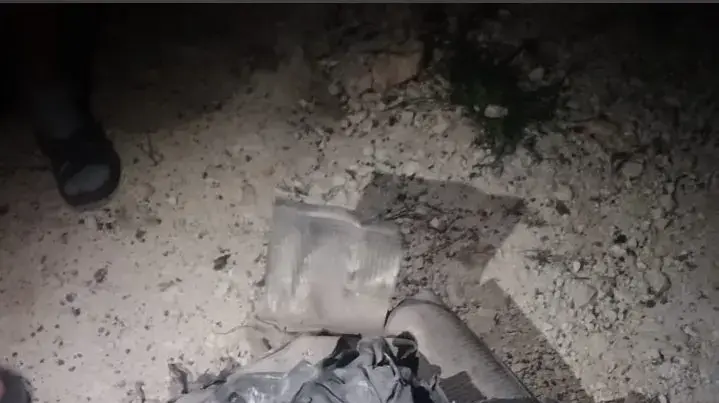 שרידי טיל נ"מ שהתפוצץ בדרום לבנון, 8 באפריל 2021 שרידי טיל נ"מ שהתפוצץ בדרום לבנון, 8 באפריל 2021