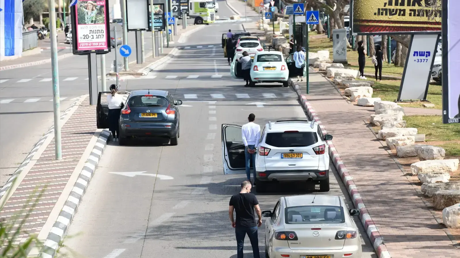 צפירת יום השואה, ציר ז'בוטינסקי, 8 באפריל 2021 צפירת יום השואה, ציר ז'בוטינסקי, 8 באפריל 2021