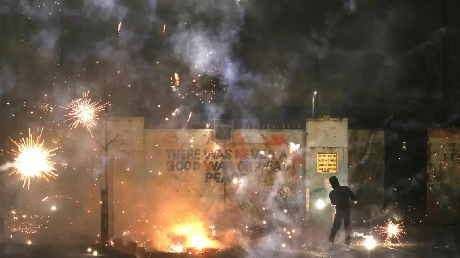 עימותים בבלפסט, בירת צפון אירלנד, 7 באפריל 2021 עימותים בבלפסט, בירת צפון אירלנד, 7 באפריל 2021