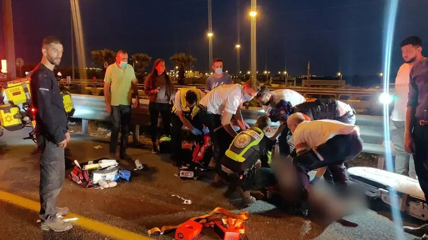 זירת תאונת הדרכים של רוכב אופנוע בכביש 431 זירת תאונת הדרכים של רוכב אופנוע בכביש 431