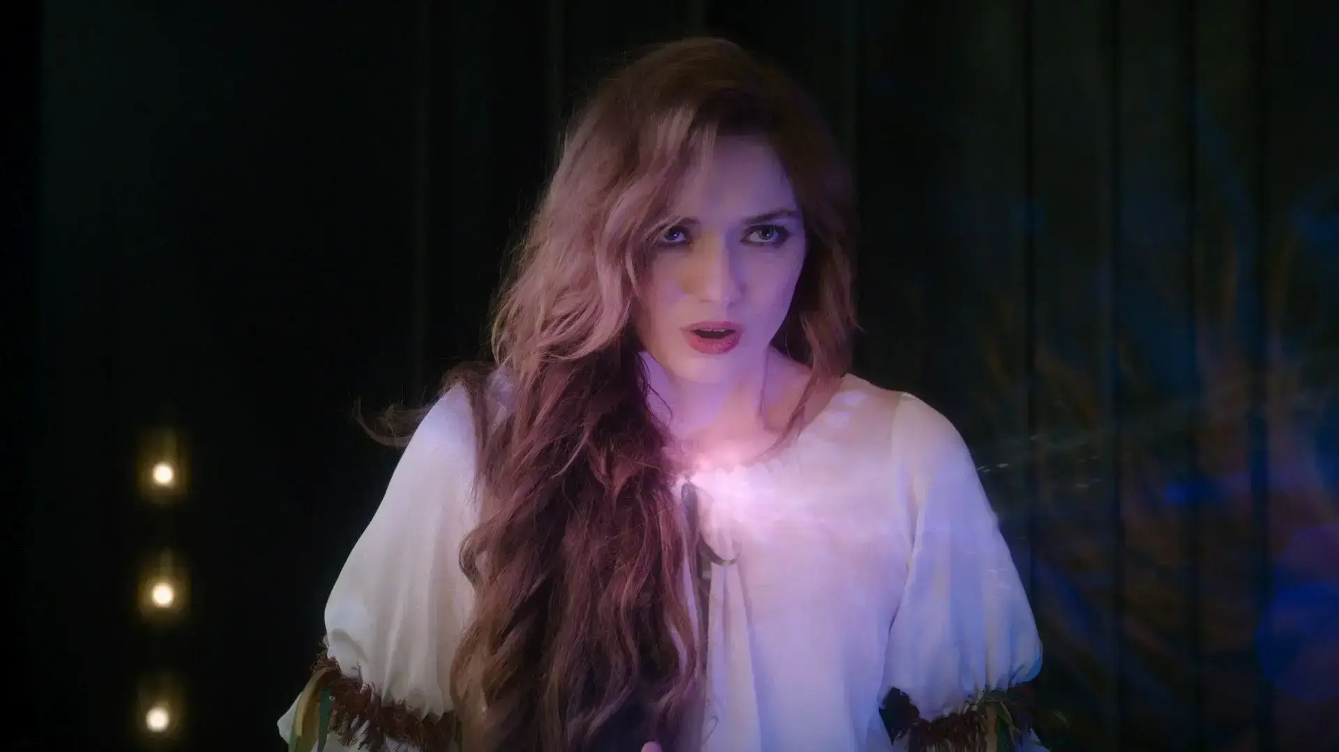 נשות הלעולם לא (The Nevers), אלינור טומלינסון נשות הלעולם לא (The Nevers), אלינור טומלינסון