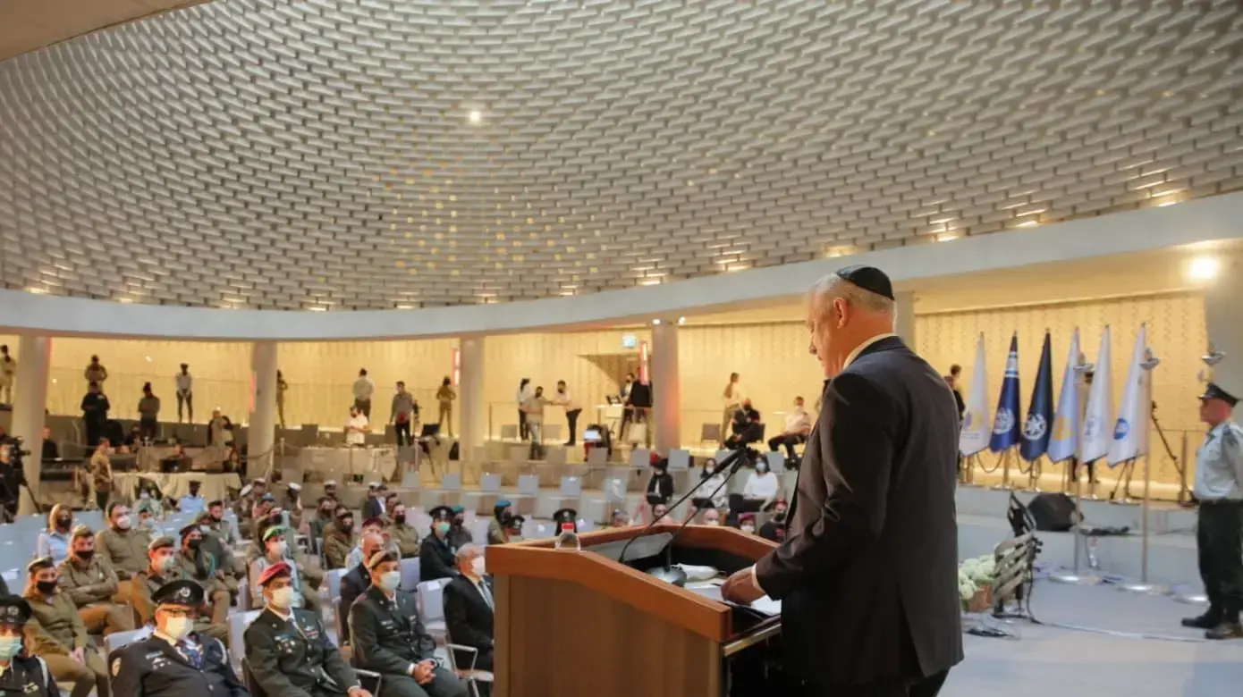 שר הביטחון, בני גנץ, בטקס הקראת שמות חללי ישראל בהיכל הזיכרון בהר הרצל. 14 באפריל 2021
שר הביטחון, בני גנץ, בטקס הקראת שמות חללי ישראל בהיכל הזיכרון בהר הרצל. 14 באפריל 2021