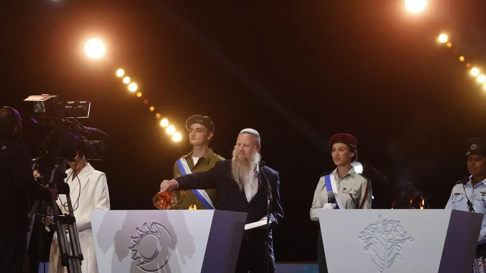 איתן שנרב בטקס הדלקת המשואות, יום העצמאות ה-73, הר הרצל איתן שנרב בטקס הדלקת המשואות, יום העצמאות ה-73, הר הרצל