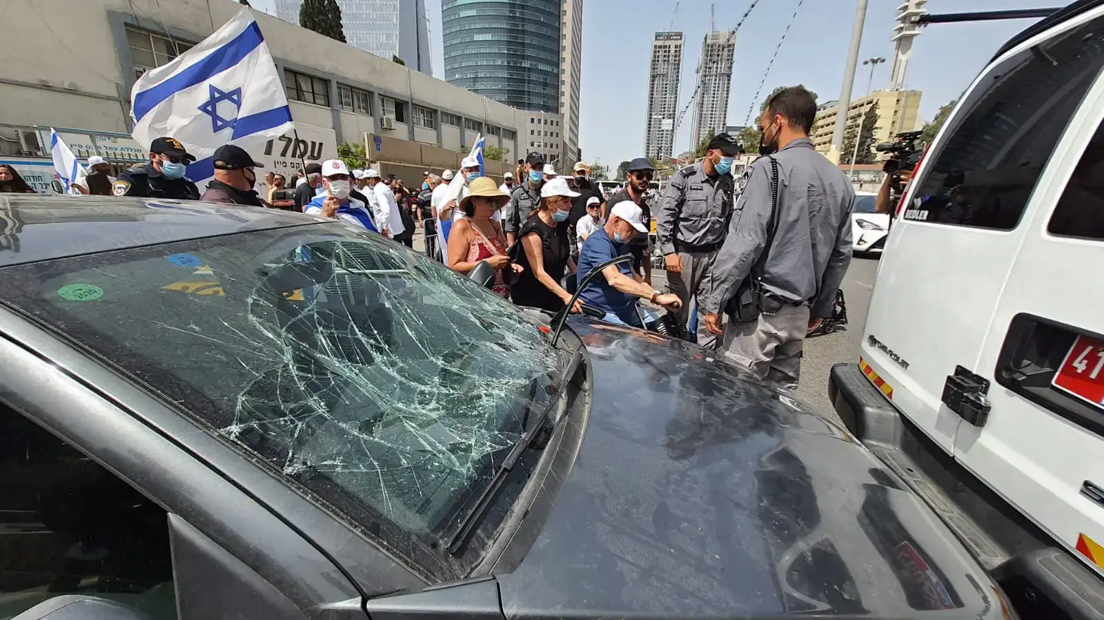 הפגנת נכי צה"ל בדרישה לרפורמה באגף שיקום נכים במשהב"ט. מול הקריה, ת"א, 18 באפריל 2021 הפגנת נכי צה"ל בדרישה לרפורמה באגף שיקום נכים במשהב"ט. מול הקריה, ת"א, 18 באפריל 2021