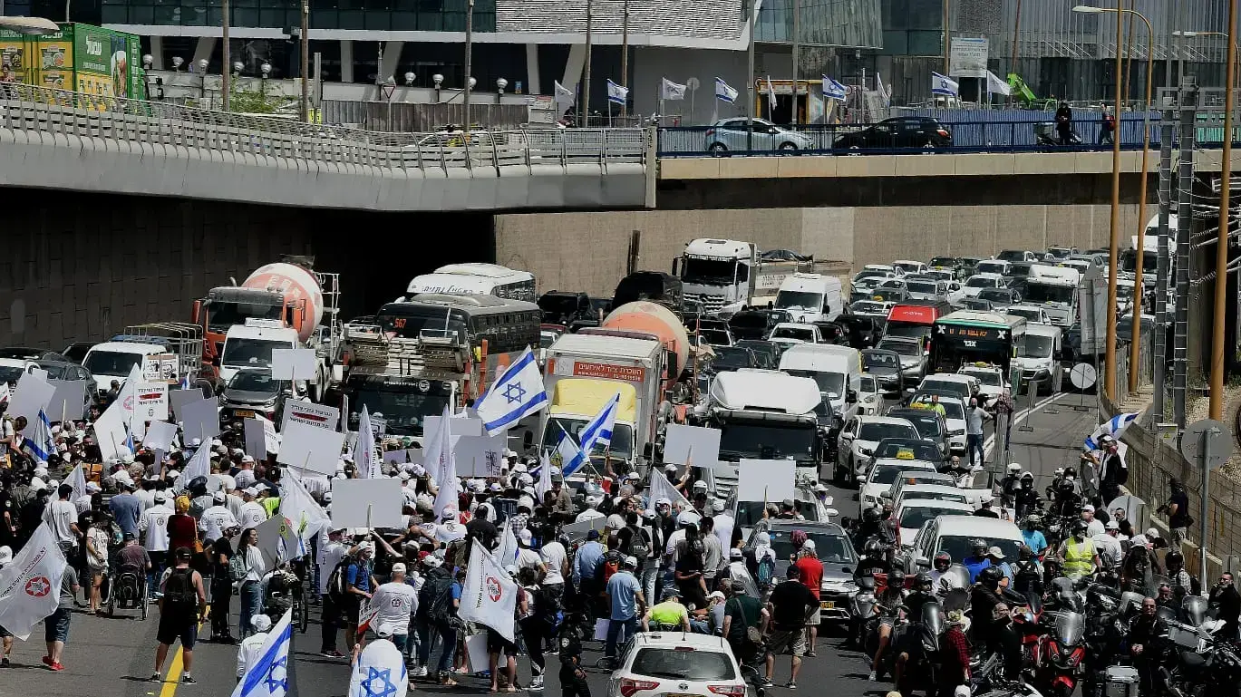 הפגנת נכי צה"ל בדרישה לרפורמה באגף שיקום נכים במשהב"ט. נתיבי איילון, ת"א, 18 באפריל 2021 הפגנת נכי צה"ל בדרישה לרפורמה באגף שיקום נכים במשהב"ט. נתיבי איילון, ת"א, 18 באפריל 2021