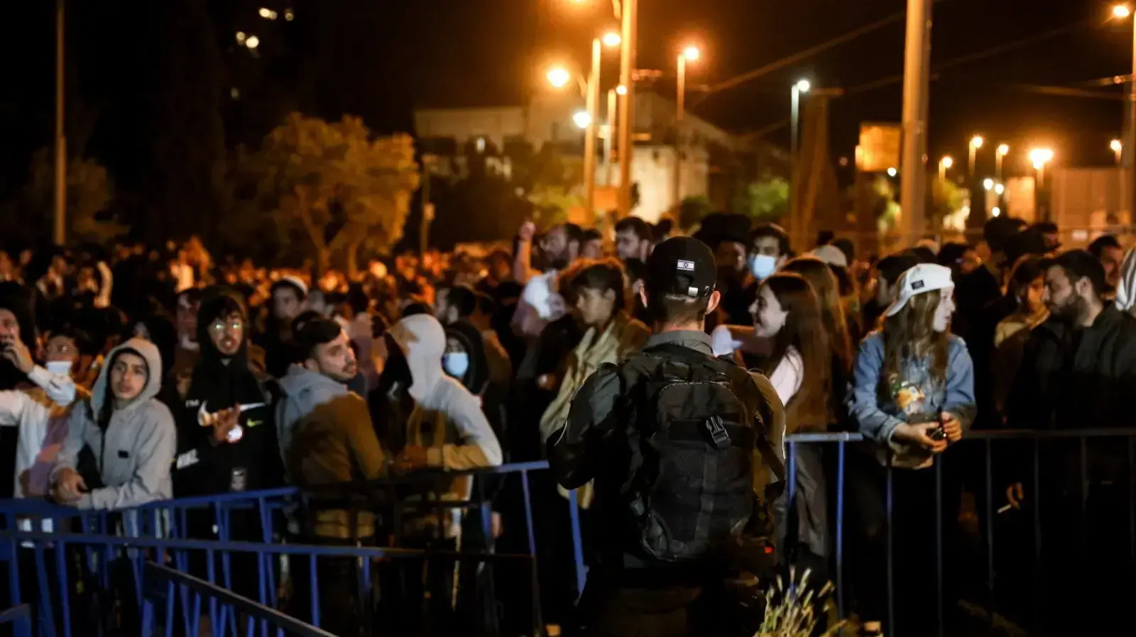 על רקע המתיחות הגוברת בין יהודים לפלסטינים | הפגנה של ארגון הימין הקיצוני להב"ה בשער שכם 22 באפריל 2021 על רקע המתיחות הגוברת בין יהודים לפלסטינים | הפגנה של ארגון הימין הקיצוני להב"ה בשער שכם 22 באפריל 2021